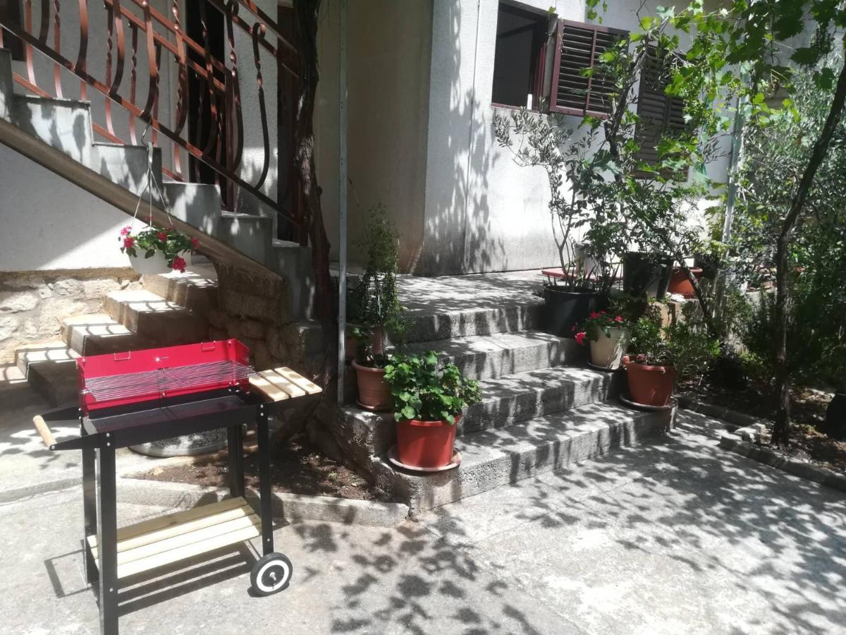 Apartments Martinac Sukošan Exterior foto